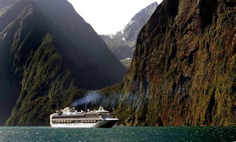 Types of Cruise Ships | 10 Basic Categories of Cruise Ships