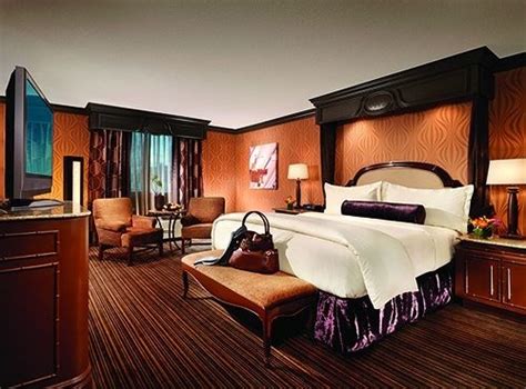 Suites & Rooms at Golden Nugget Las Vegas, Nevada