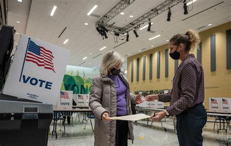 PHOTOS: Election Day 2021 in Virginia - WTOP News