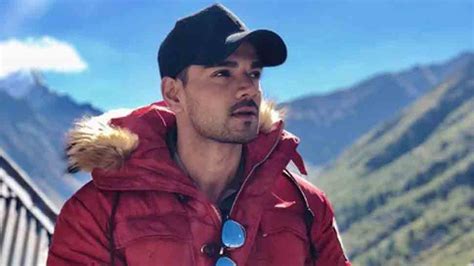 Sooraj Pancholi's Satellite Shankar first look posters unveiled — Check ...