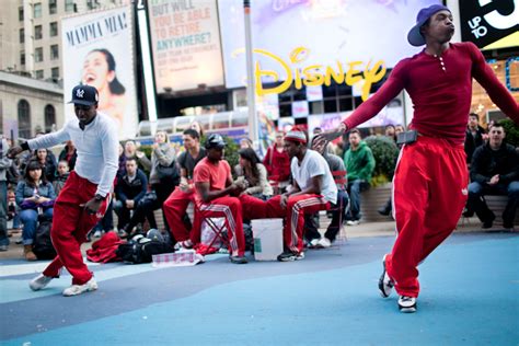 NYC Street Performers - Griffin Moores Photography