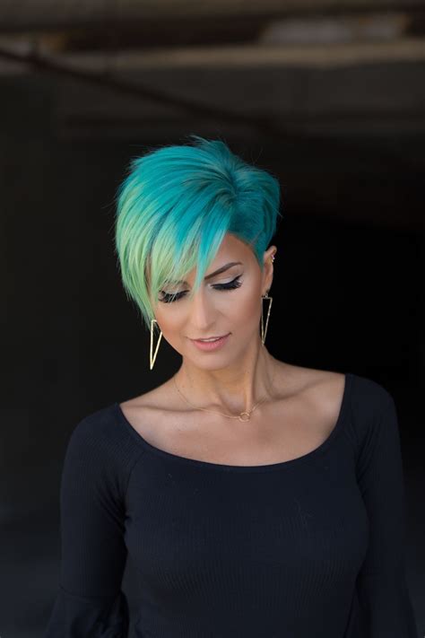 HAIR COLOR IDEAS short hair | Pixie hair color, Bright hair, Bright ...