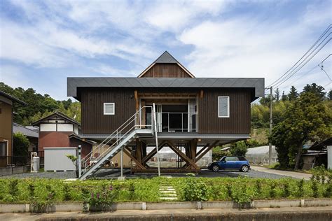 Stilt House | FT Architects | Archello