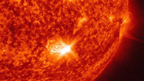 Strong Solar Flare Captured in NASA Image; Some Radio Communication ...