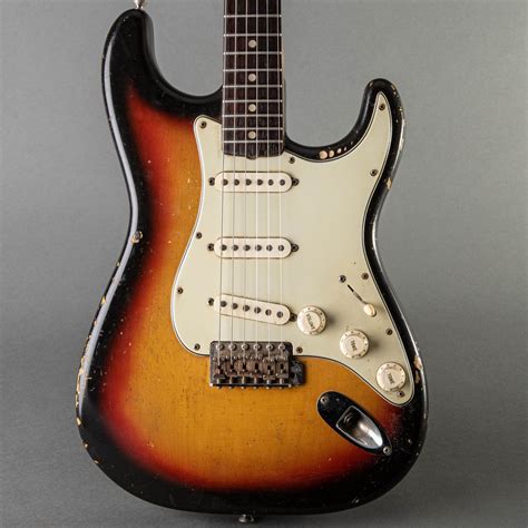 Fender Stratocaster 1964, Sunburst | Carter Vintage Guitars