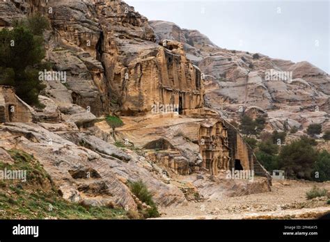 The Treasury Building at Petra Jordan Stock Photo - Alamy