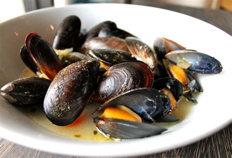 Steamed Black Mussels - Dinner - High Tide - Seafood Restaurant