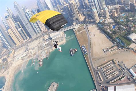 Skydiving in Dubai: information and tips