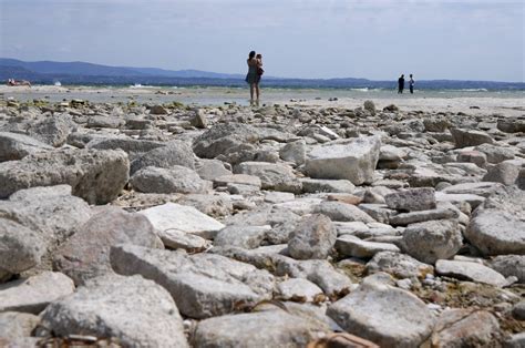 Italy's Lake Garda's water levels drop to 15-year low amid drought | Daily Sabah