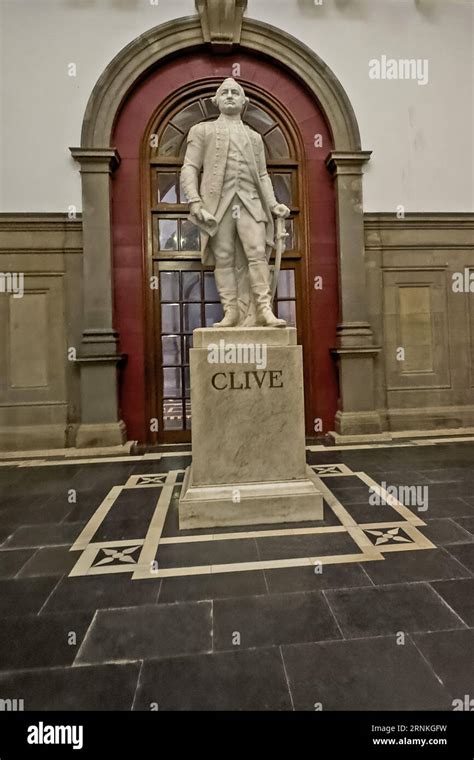 A Robert Clive Statue - British Colonialism Stock Photo - Alamy