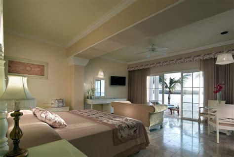 Grand Palladium Lady Hamilton - Ocean Front Villa Suite = stayed in the villa very nice my honey ...