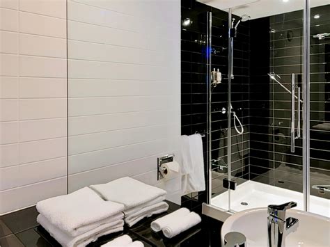 Holiday Inn Express London Heathrow T5, an IHG Hotel , England : -47% ...