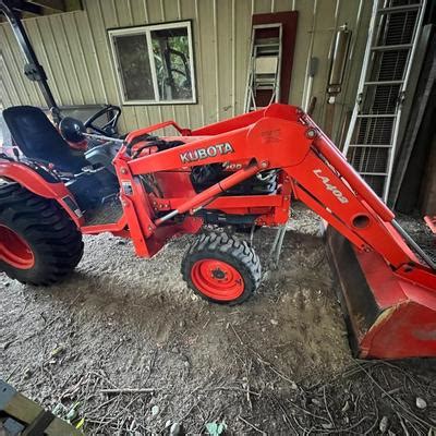 Kubota B7800 Tractor with Kubota LA402 and Digger Attachments and Maschio L52! | EstateSales.org