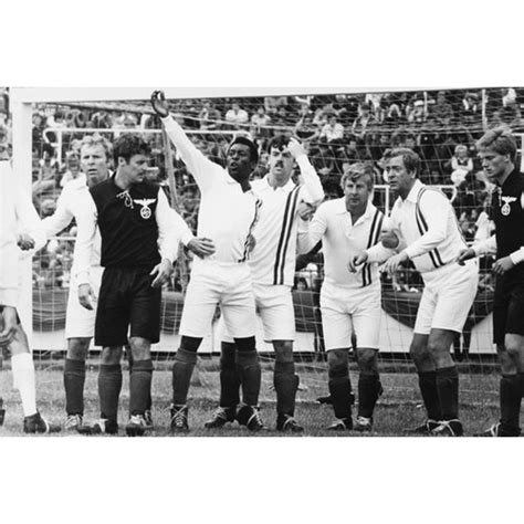 Michael Caine, Pele and Bobby Moore in Victory 24x36 Poster - Walmart.com - Walmart.com