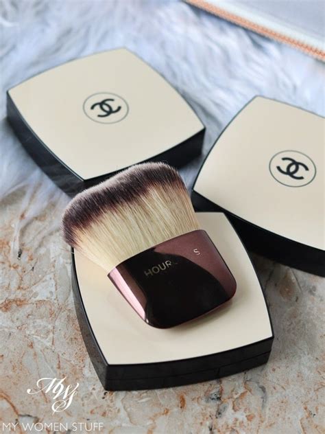 Review: Hourglass Ambient Powder Brush - My Women Stuff