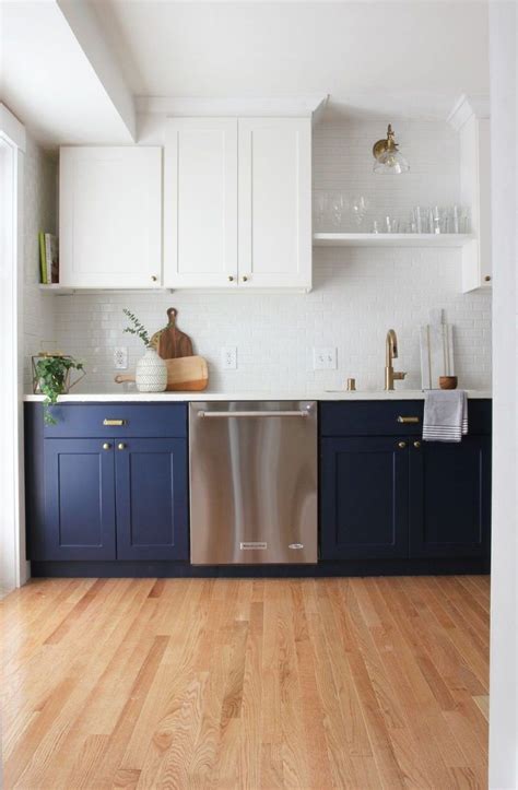 Cuisine bleu marine : idées et façons de l'adopter ! | Cheap kitchen remodel, Cheap kitchen ...