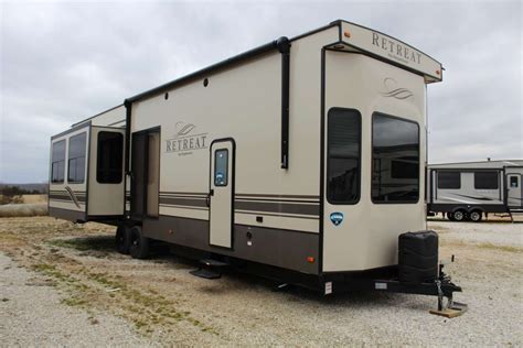 2019 Keystone Retreat Destination Trailer 391FLFT #RE19330 | Big Adventure RV