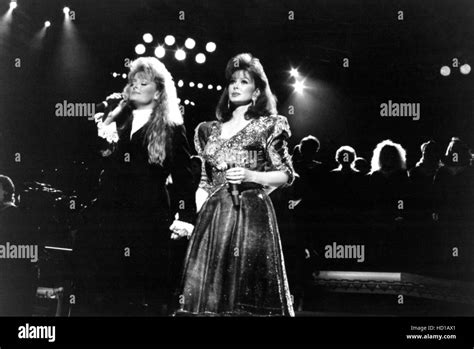 The Judds (l-r): Wynonna Judd, Naomi Judd, ca. 1980s Stock Photo - Alamy