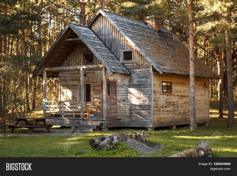 Old Wooden House Image & Photo (Free Trial) | Bigstock