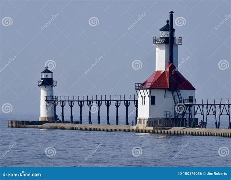 Phares du lac Michigan photo éditorial. Image du pilier - 100374036