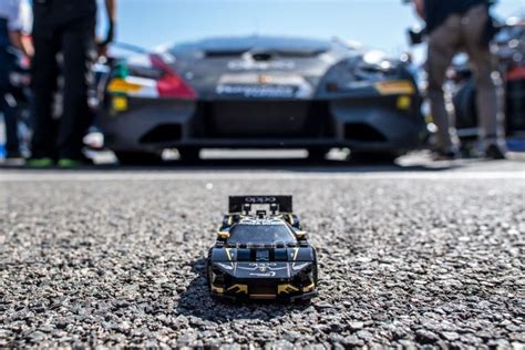 Lamborghini unveils the new 8-stud wide LEGO Speed Champions Huracán ...