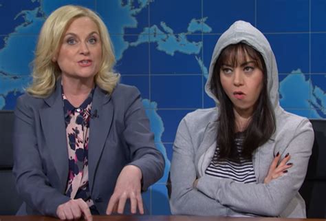 [VIDEO] SNL: Amy Poehler and Aubrey Plaza on Weekend Update – TVLine