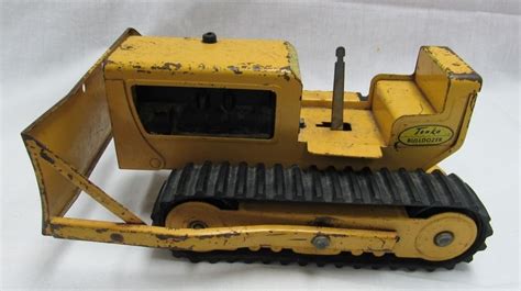 VINTAGE TONKA TOY BULLDOZER.