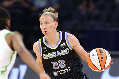 WNBA: Courtney Vandersloot, Chicago Sky defeat Minnesota Lynx - Swish ...