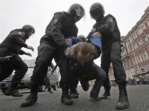 Nearly 1600 reported arrested in Russian anti-Putin protests - West Hawaii Today