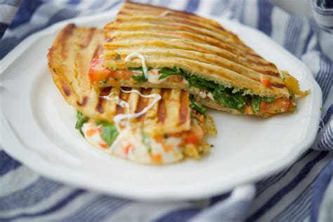 Tomato Mozzarella Flatbread (panera Copycat) | AllFreeCopycatRecipes.com