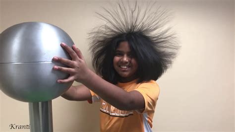 Van De Graaff Generator Hair