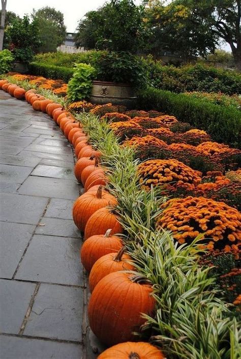 Inspiring Front Yard Landscaping For Fall Season | Autumn garden, Front ...