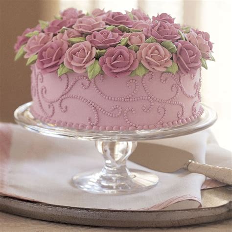 Brimming With Roses Cake | Wilton