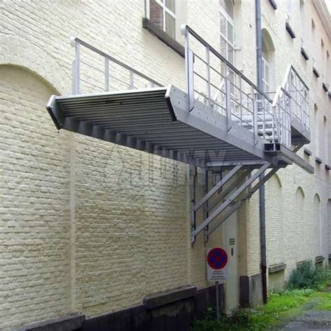 Counterbalanced stairs - Retractable flight | JOMY