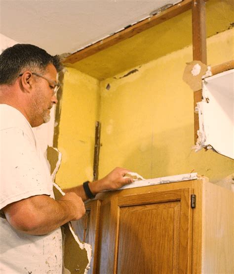 DIY Farmhouse Kitchen Backsplash by Robb Restyle