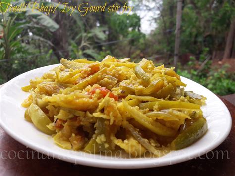 Cocina & Ispolina: {Recipe}Tendli Bhaji -Ivy Gourd Stir Fry