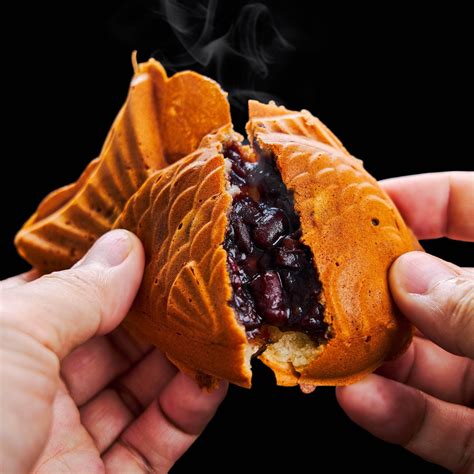 Taiyaki (Fish Shaped Pastry) | Recipe | Fish recipes, Japanese dessert, Food shapes