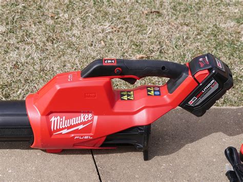 Milwaukee Blower Review - Model 2724 Version 2.0 - Tools in Action