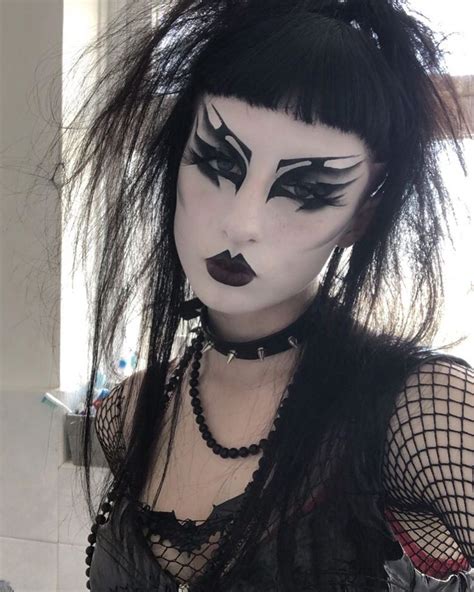 𝐈𝐳𝐳𝐲 𝐓🦇🕯 on Instagram: “Hehe bathroom - - - - - - - #goth #gothgoth #gothfashion #gothgirl # ...