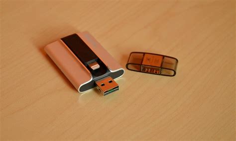 SanDisk iXpand Flash Drive (pictures) - CNET