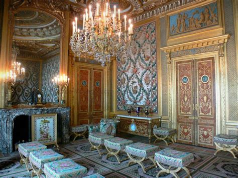 Photos - Palace of Fontainebleau - Tourism & Holiday Guide