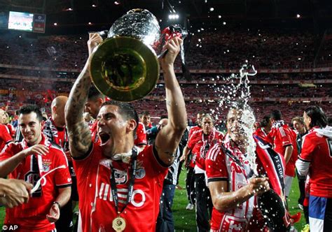 Benfica win Portuguese title for 33rd time to end Porto's three-year ...