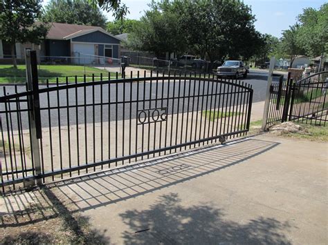 Why You Should Install an Automatic Smart Gate | Capitol Fence