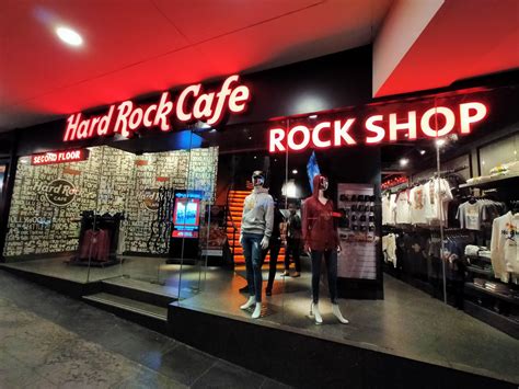 Hard Rock Café is back in Glorietta, Makati! (With an all-new mind-blowing menu!) - Orange Magazine