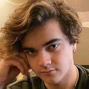 Alexander Stewart (Pop Singer) - Age, Family, Bio | Famous Birthdays