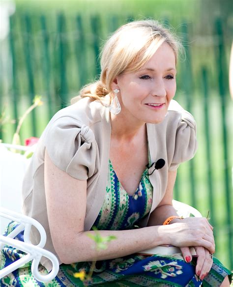 File:J. K. Rowling 2010.jpg - Wikimedia Commons