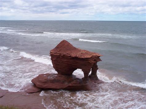 The Most Stunning Rock Formations In Canada