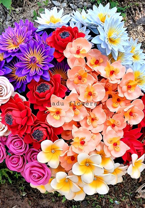 මල් කළඹ . artificial flowers and bouquet