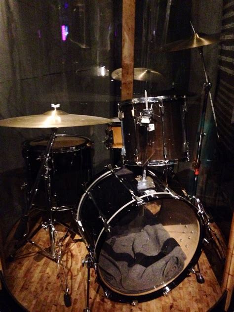 Dave Grohl's original Nirvana kit. | Dave grohl, Drums, Dw drums