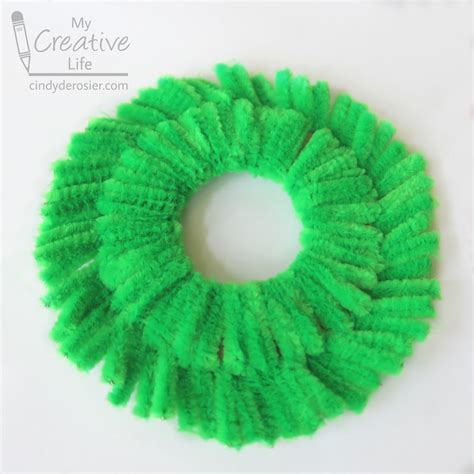 Cindy deRosier: My Creative Life: Pipe Cleaner Wreath Ornament